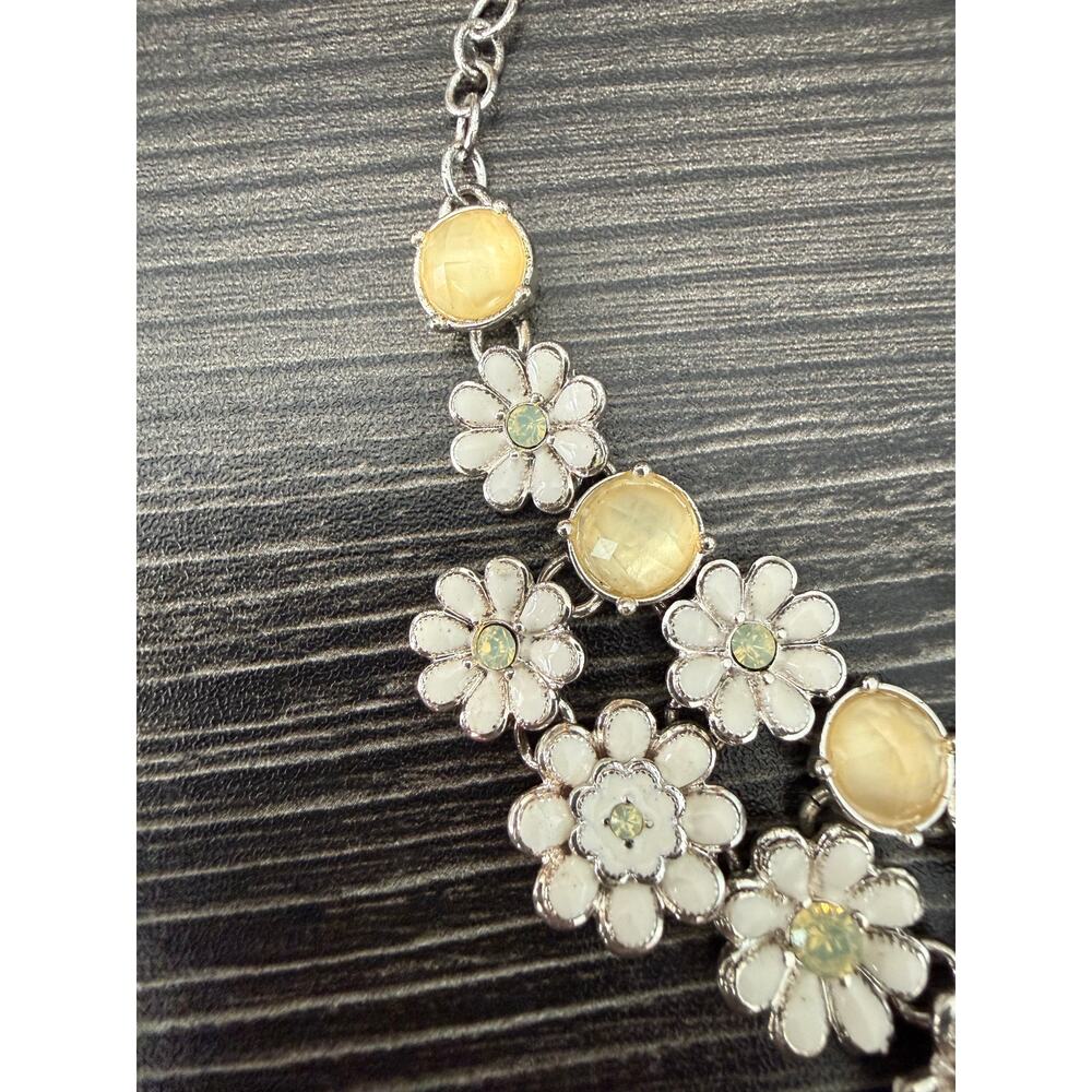 Daisy Chain & Rhinestone Layered Necklace - Picture 4 of 5